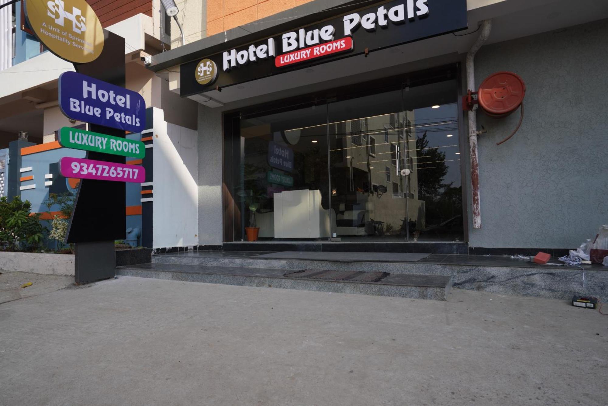Hotel Blue Petals 샴샤바드 외부 사진